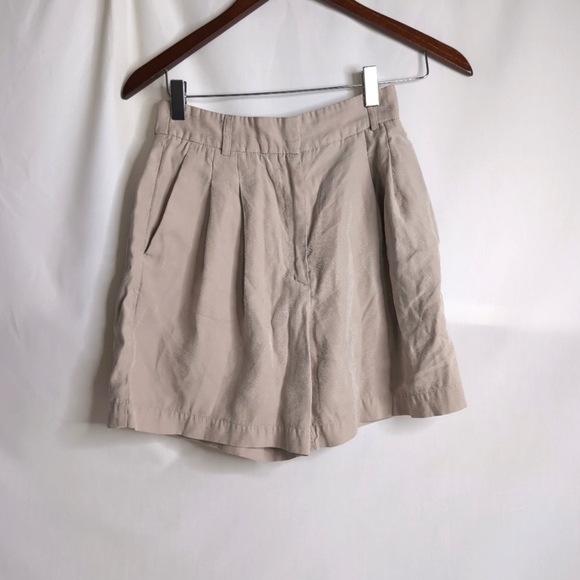 DYNAMITE Pleated Bermuda Boy Shorts, Size XS, classic stone beige - Picture 1 of 9